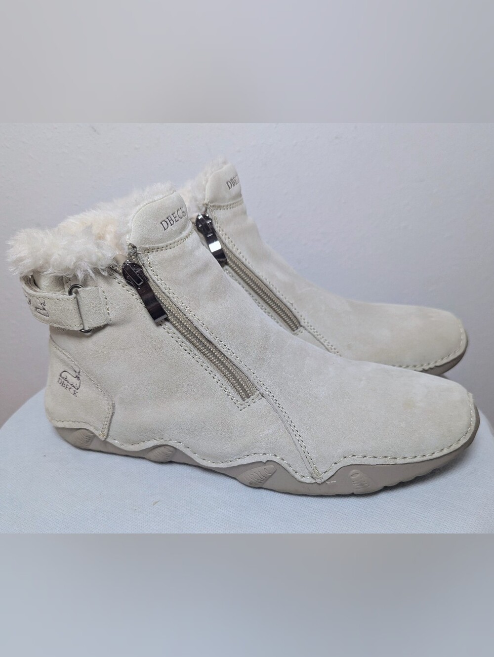 Dback Women's Chukka Boots Bootie Nordic Suede Fur Lined EU Sz 41 US 9  Sand